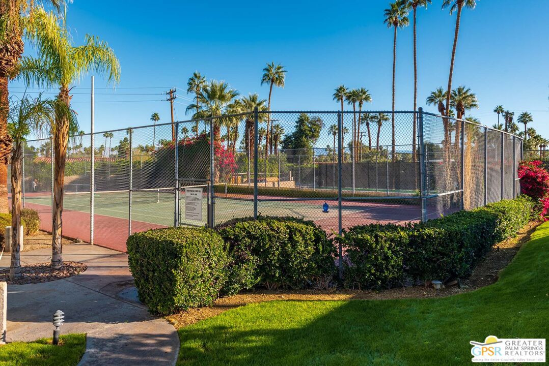 Exterior, Tennis Courts