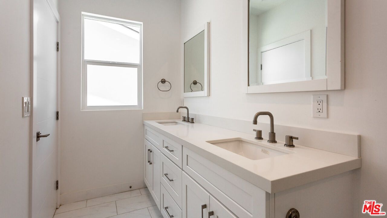 Bathroom, Dual Sink Vanities, Interior, Marble