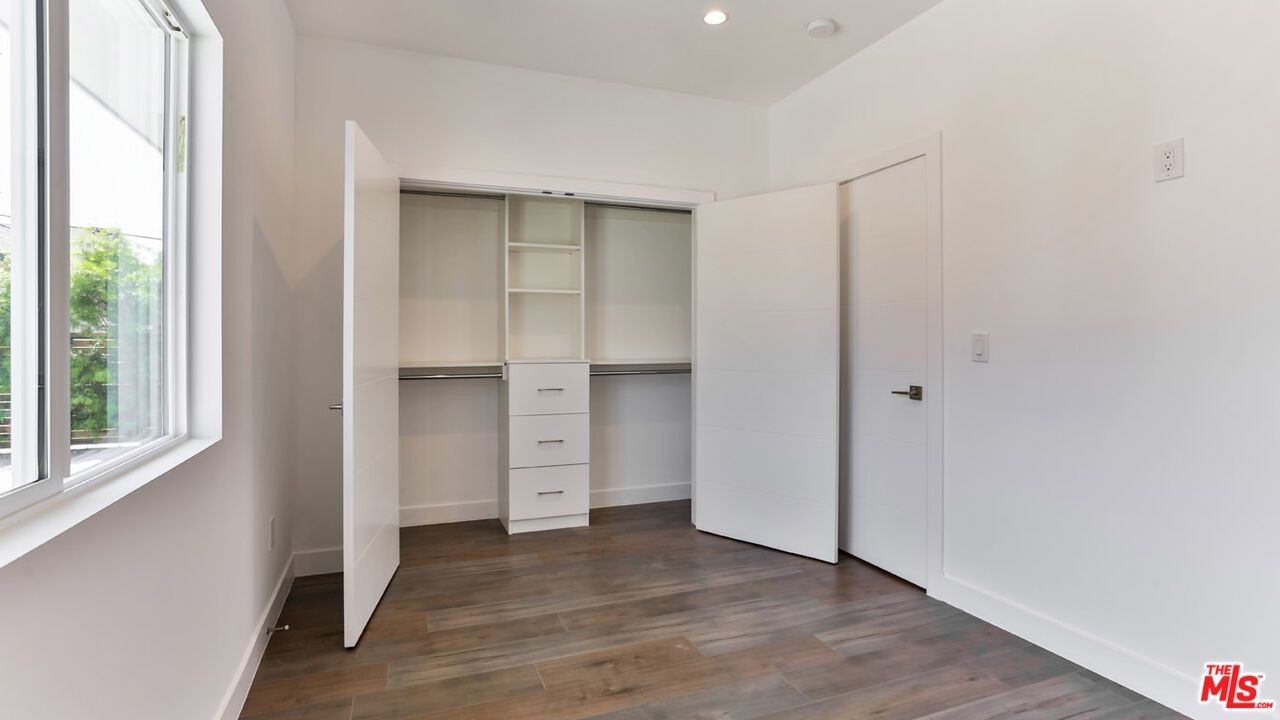 Interior, Recessed Lighting, Walk-in Closets, Wood Texture Flooring