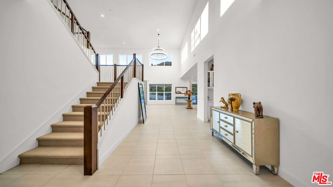 Chandelier, Interior, Recessed Lighting