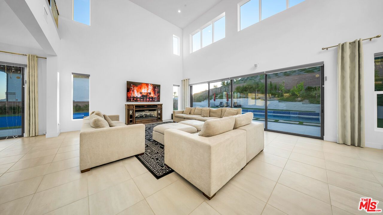 Fireplace, Interior, Living room, Recessed Lighting