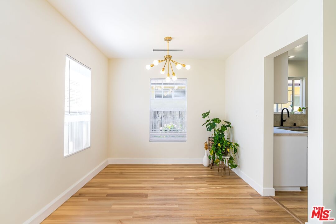 Empty room, Interior, Pendant Lights, Wood Texture Flooring