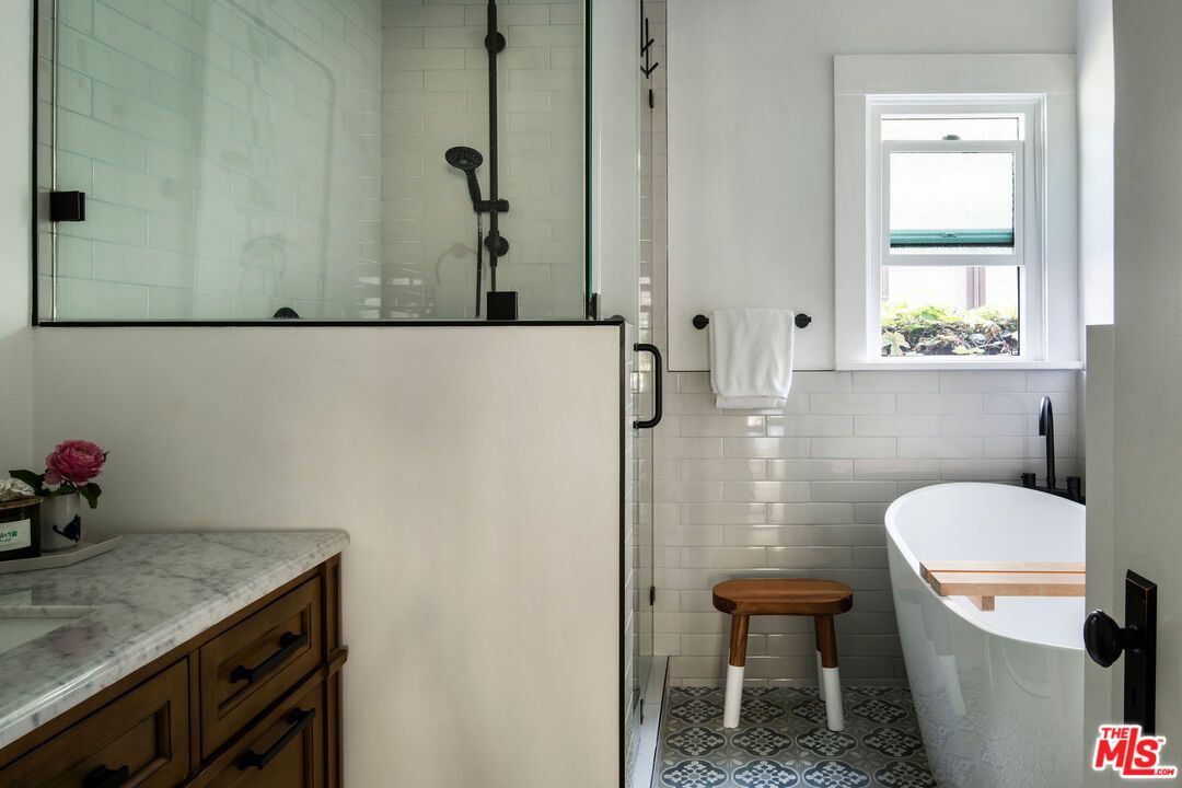 Bathroom, Free Standing Baths, Glass Shower, Interior