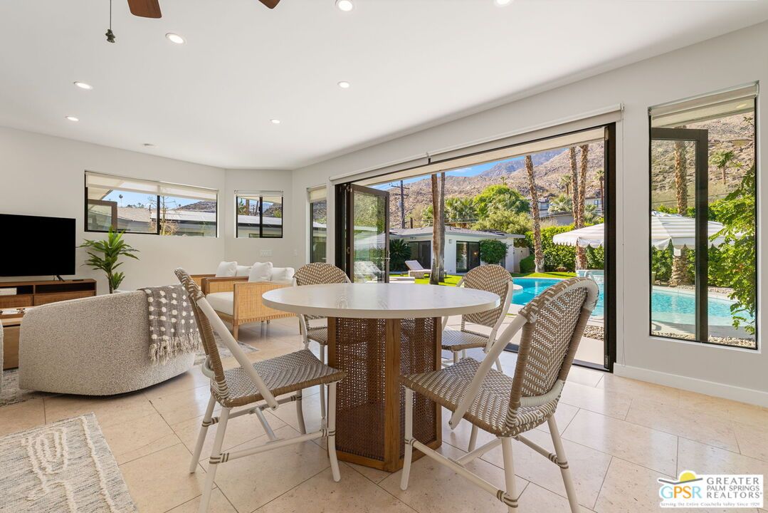 Dining room, Interior, Recessed Lighting