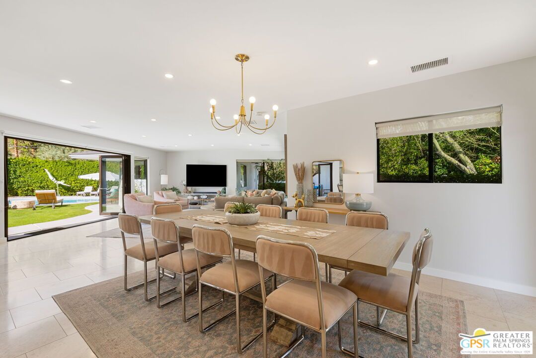 Chandelier, Dining room, Interior, Living room, Recessed Lighting