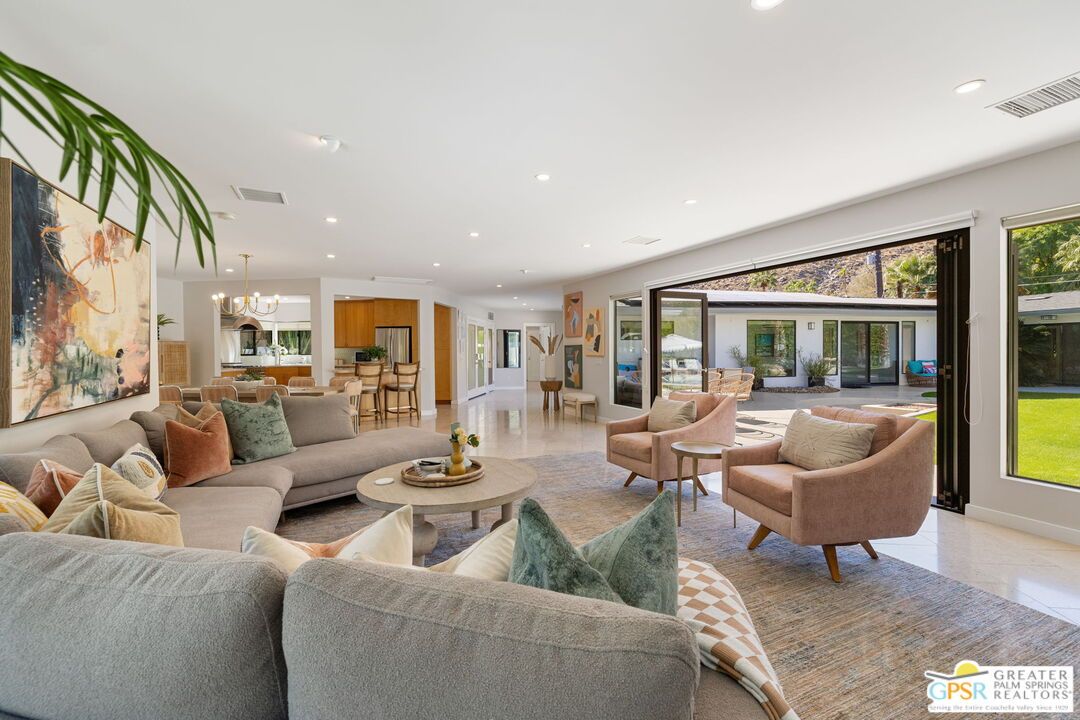Chandelier, Dining room, Interior, Living room, Recessed Lighting