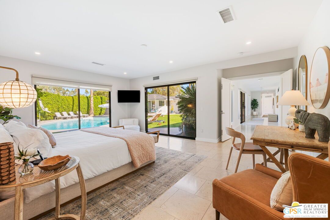 Bedroom, Dining room, Interior, Recessed Lighting