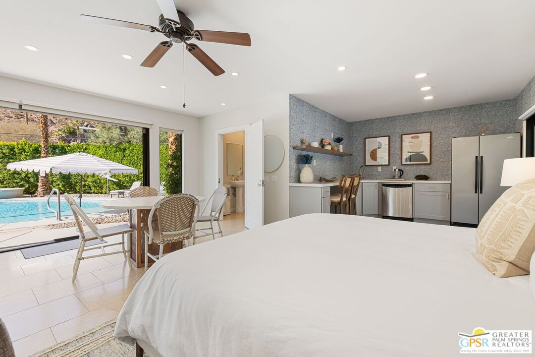 Bedroom, Dining room, Interior, Recessed Lighting