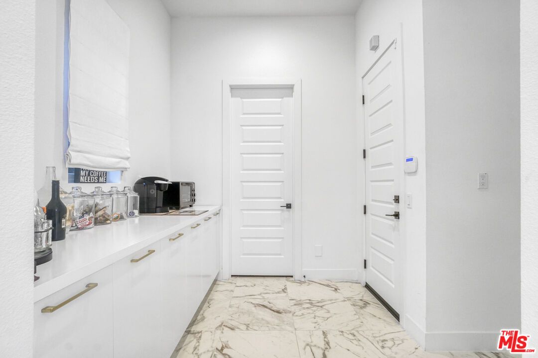 Interior, Kitchen, Marble, Recessed Lighting