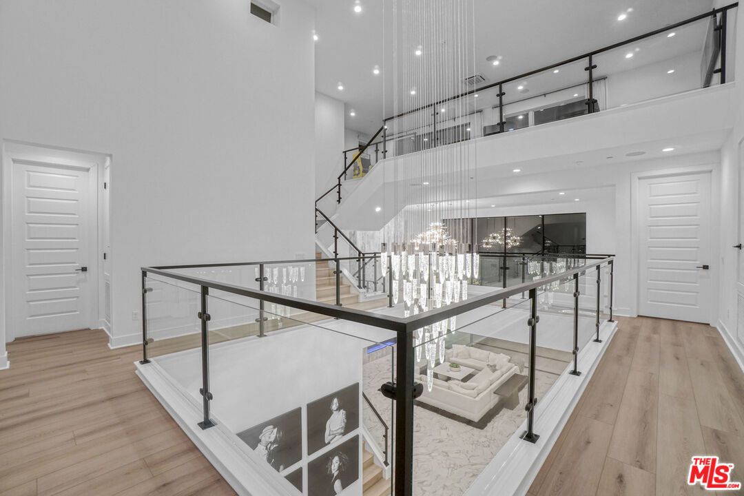 Interior, Pendant Lights, Recessed Lighting, Wood Texture Flooring