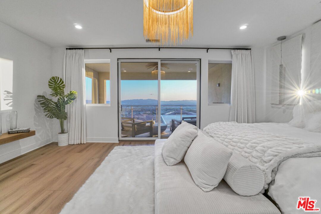 Bedroom, Interior, Recessed Lighting, Water, Wood Texture Flooring