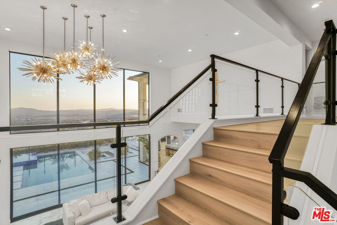 Interior, Pendant Lights, Recessed Lighting, Wood Texture Flooring