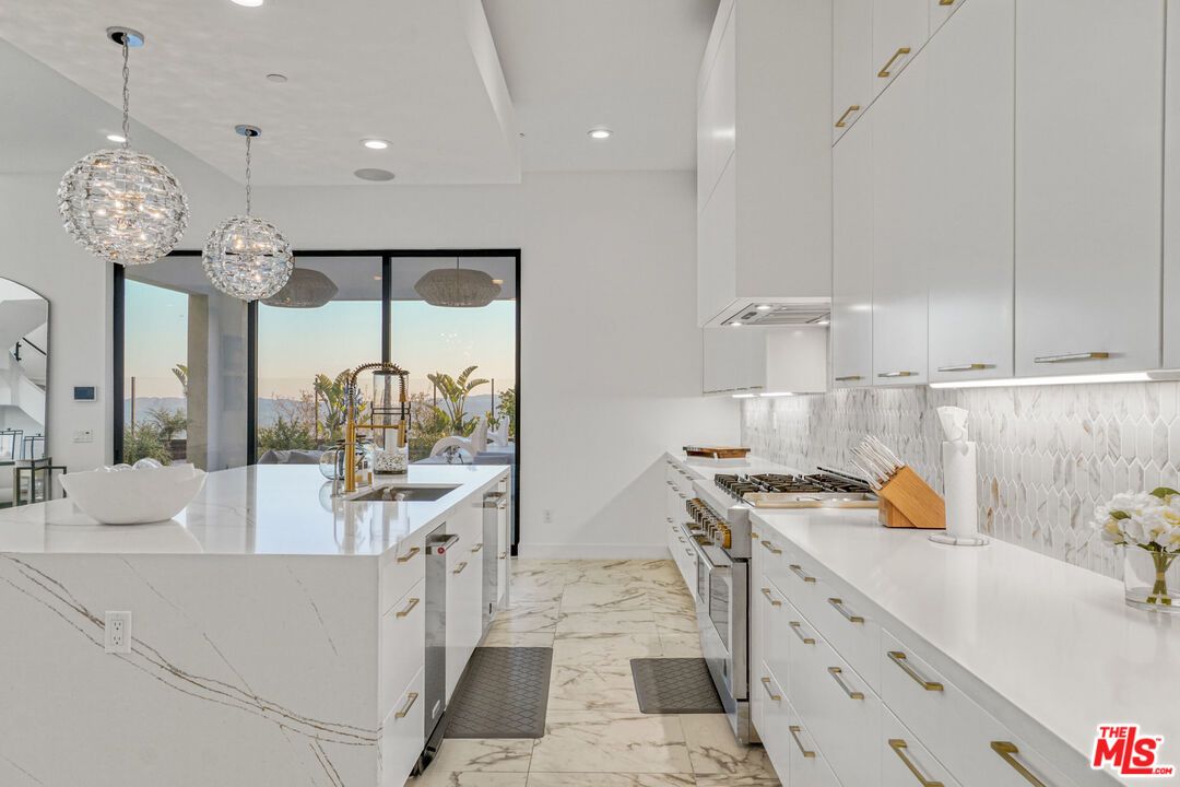 Interior, Kitchen, Marble, Pendant Lights, Recessed Lighting