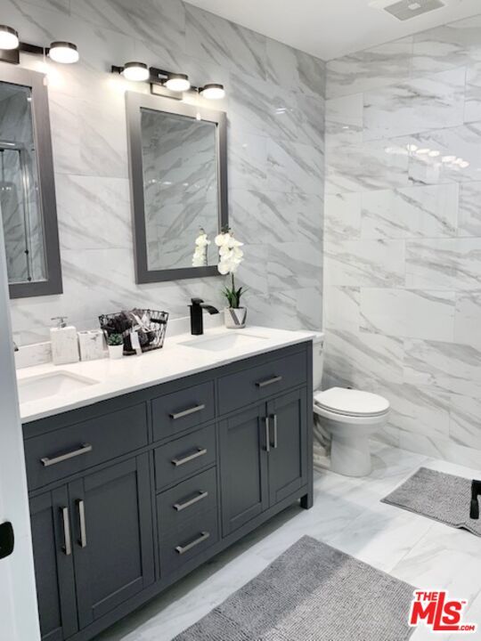 Bathroom, Dual Sink Vanities, Interior, Marble, Marble Walls