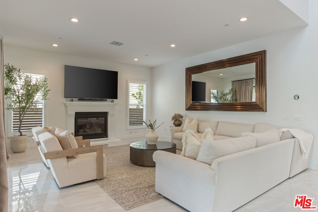 Fireplace, Interior, Living room, Recessed Lighting