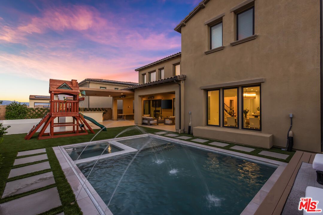 Exterior, Playground, Pool