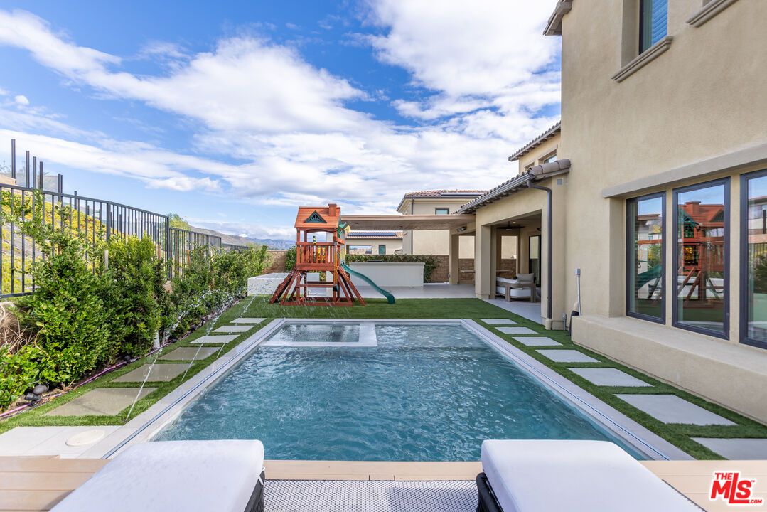 Exterior, Playground, Pool