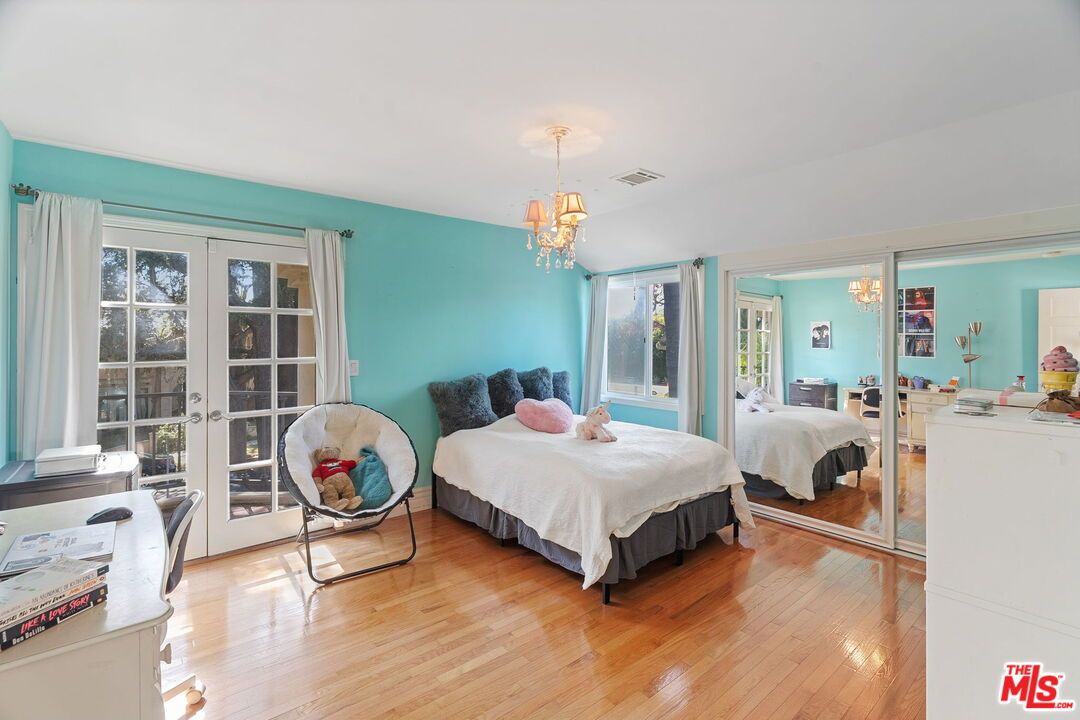 Bedroom, Chandelier, Interior, Pendant Lights, Wood Texture Flooring