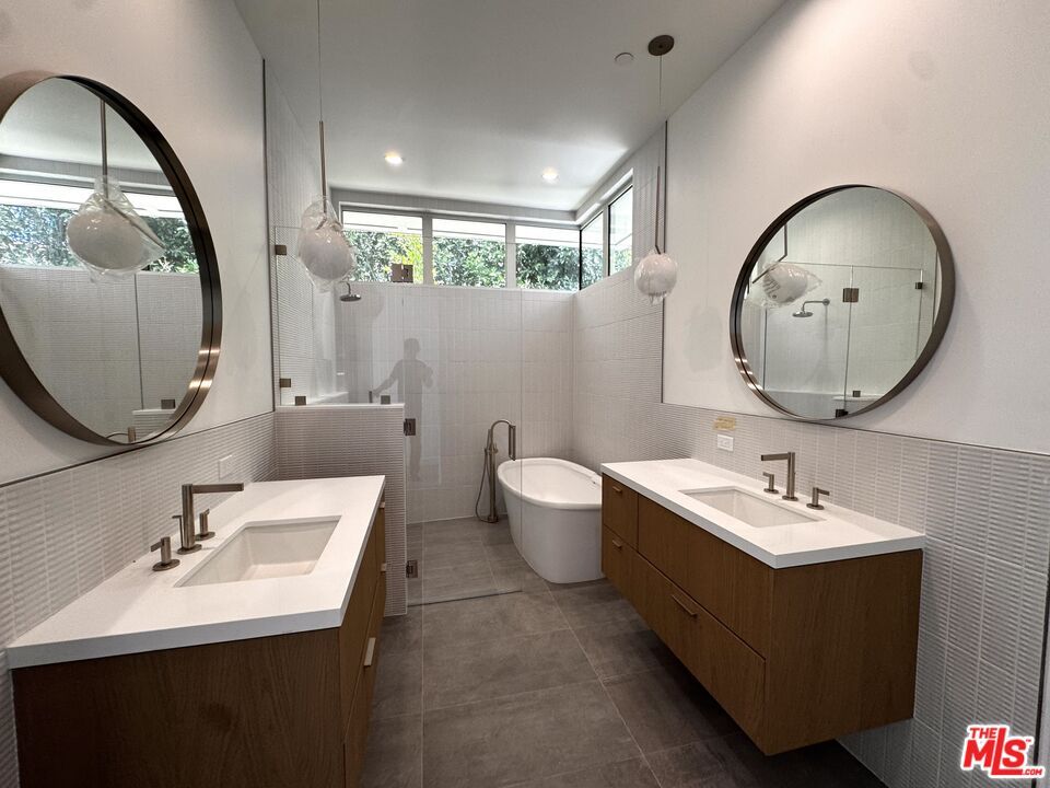 Bathroom, Dual Sink Vanities, Free Standing Baths, Glass Shower, Interior, Pendant Lights, Recessed Lighting