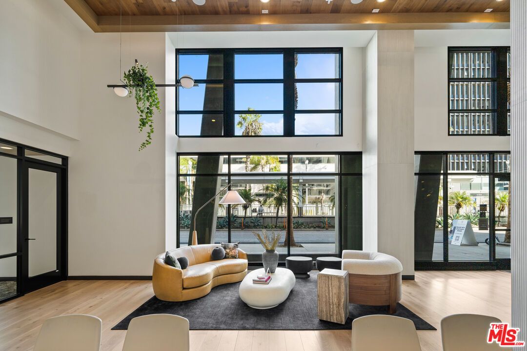 Interior, Living room, Pendant Lights, Recessed Lighting, Wooden Beams, Wooden Ceilings, Wood Texture Flooring