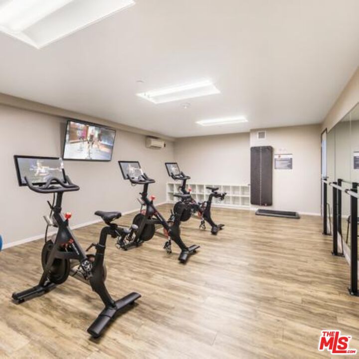 Fitness Equipment, Interior, Recessed Lighting, Wood Texture Flooring