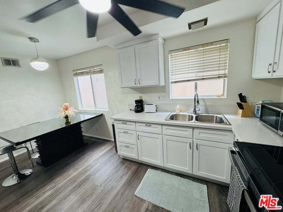 Interior, Kitchen, Pendant Lights, Wood Texture Flooring