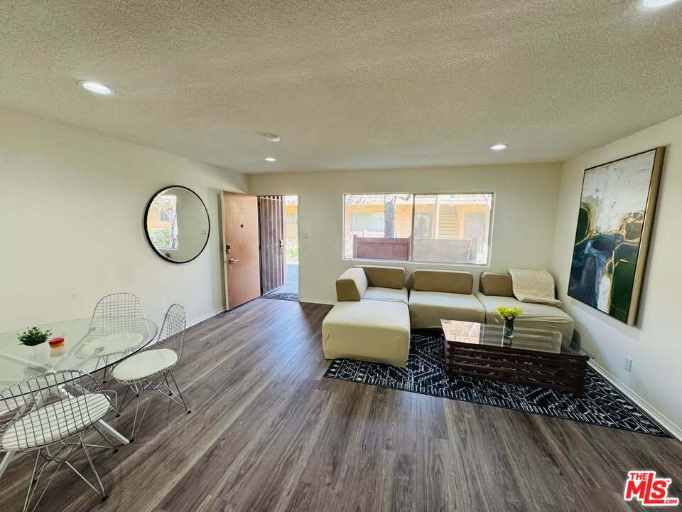 Dining room, Interior, Living room, Recessed Lighting, Wood Texture Flooring