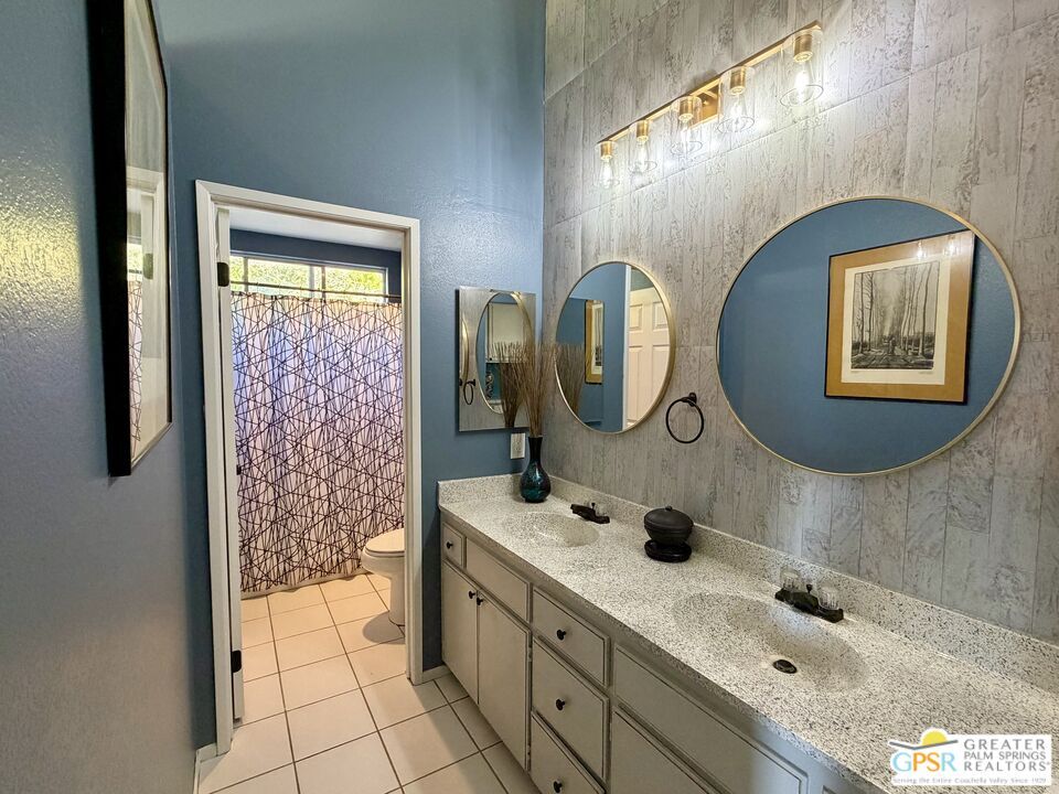 Bathroom, Dual Sink Vanities, Interior