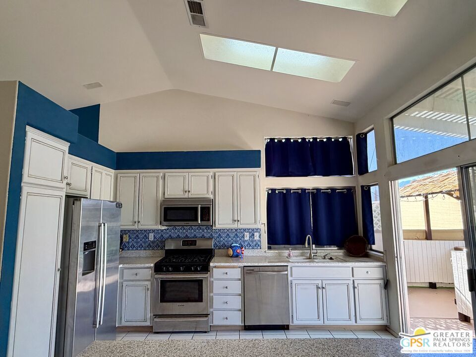 Interior, Kitchen, Stainless Steel Appliances