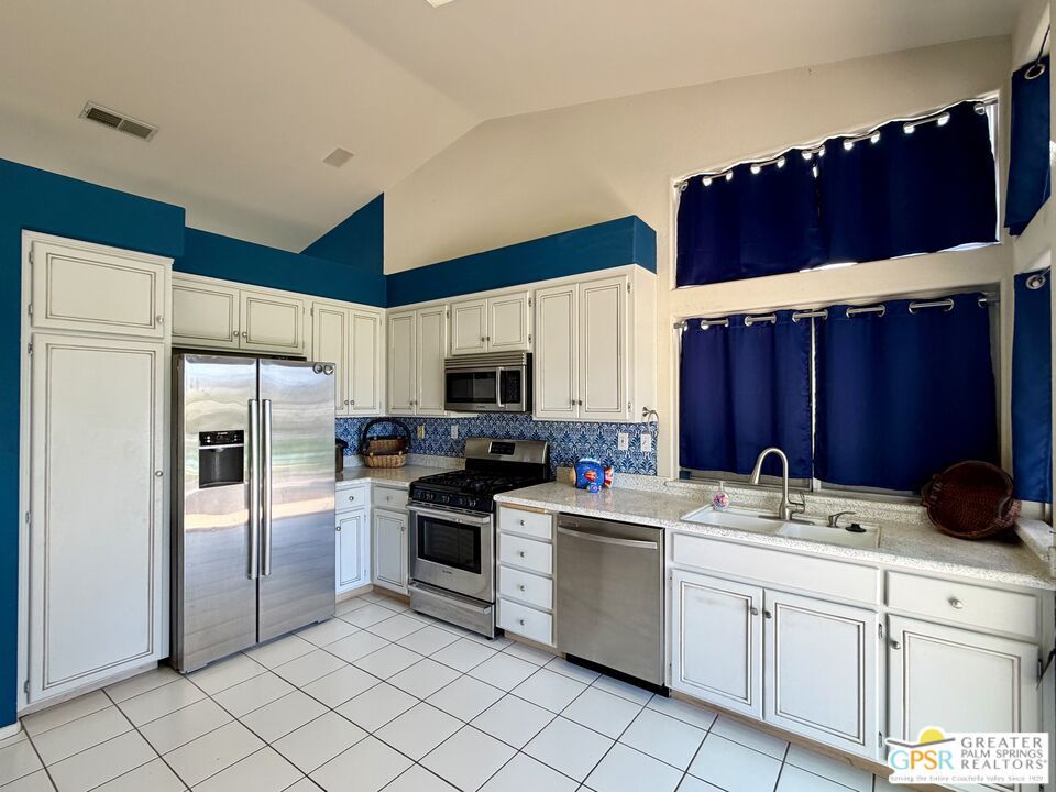 Interior, Kitchen, Stainless Steel Appliances