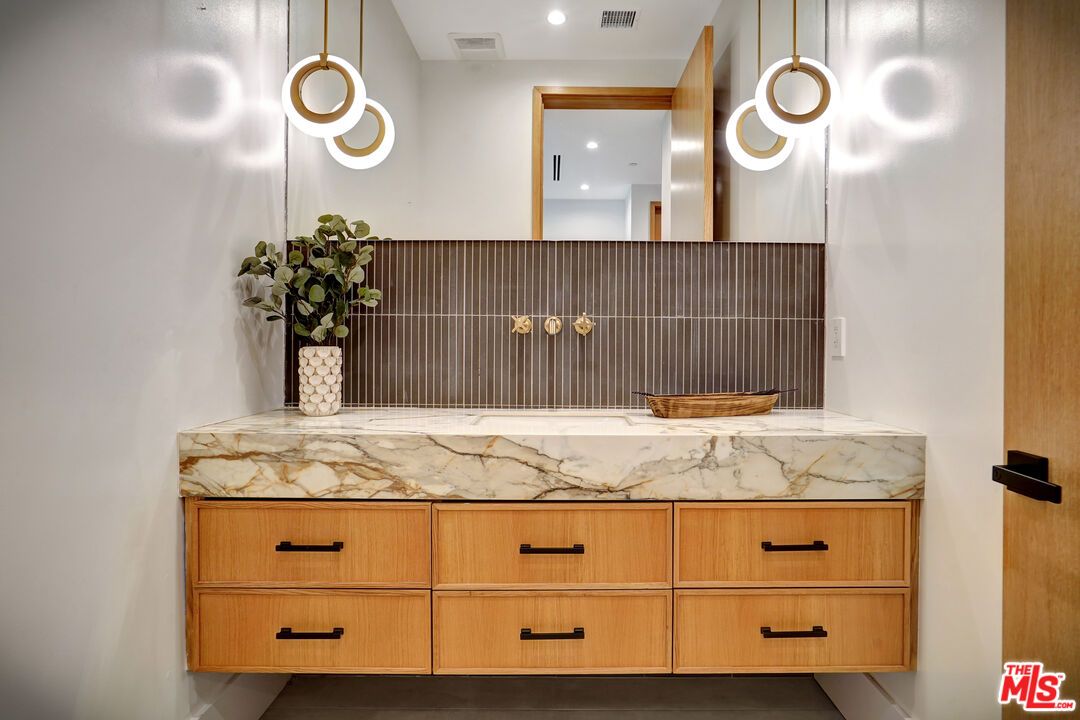 Bathroom, Interior, Pendant Lights, Recessed Lighting