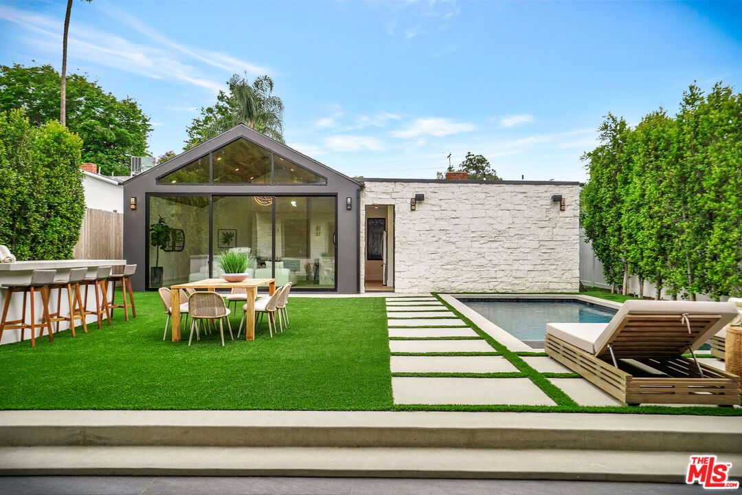 Backyard, Exterior, Pool