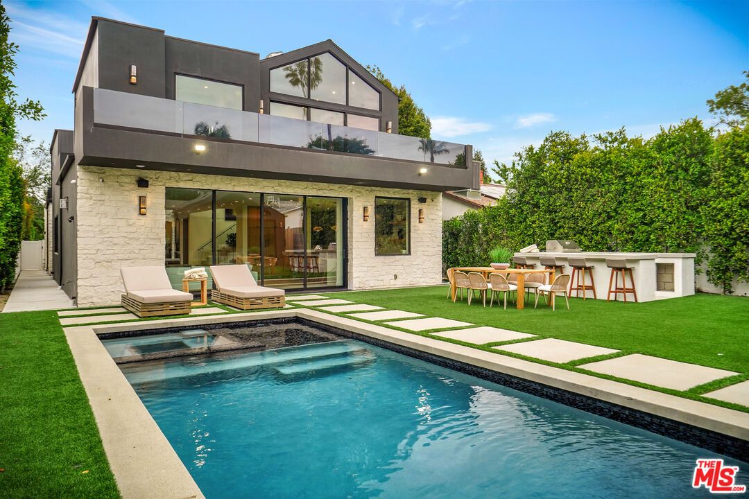 Backyard, Exterior, Pool