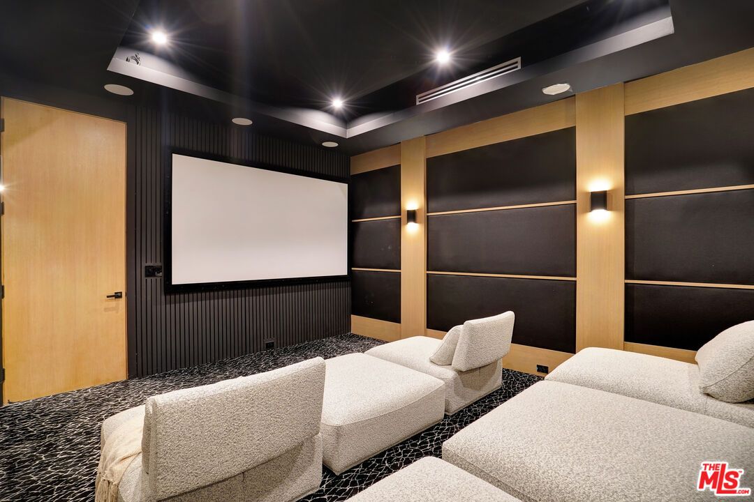 Interior, Projection Screen, Recessed Lighting, Theatre Room