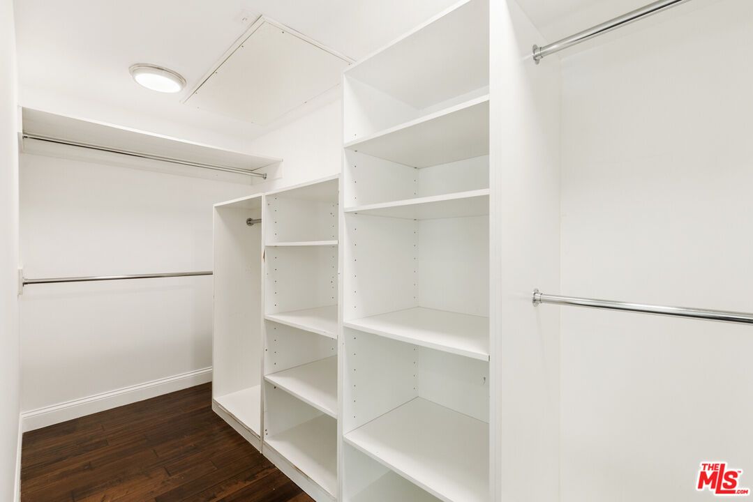 Interior, Walk-in Closets, Wood Texture Flooring