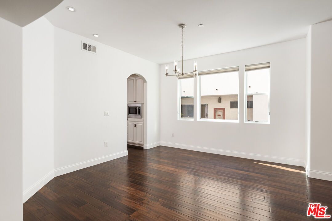 Chandelier, Empty room, Interior, Pendant Lights, Recessed Lighting, Wood Texture Flooring