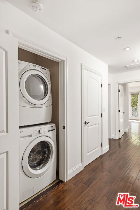 Interior, Recessed Lighting, Utility Closets, Washer, Wood Texture Flooring