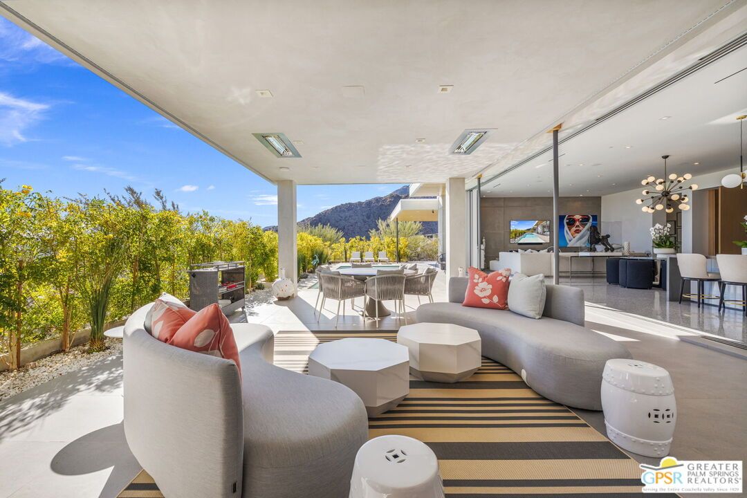 Exterior, Pendant Lights, Recessed Lighting