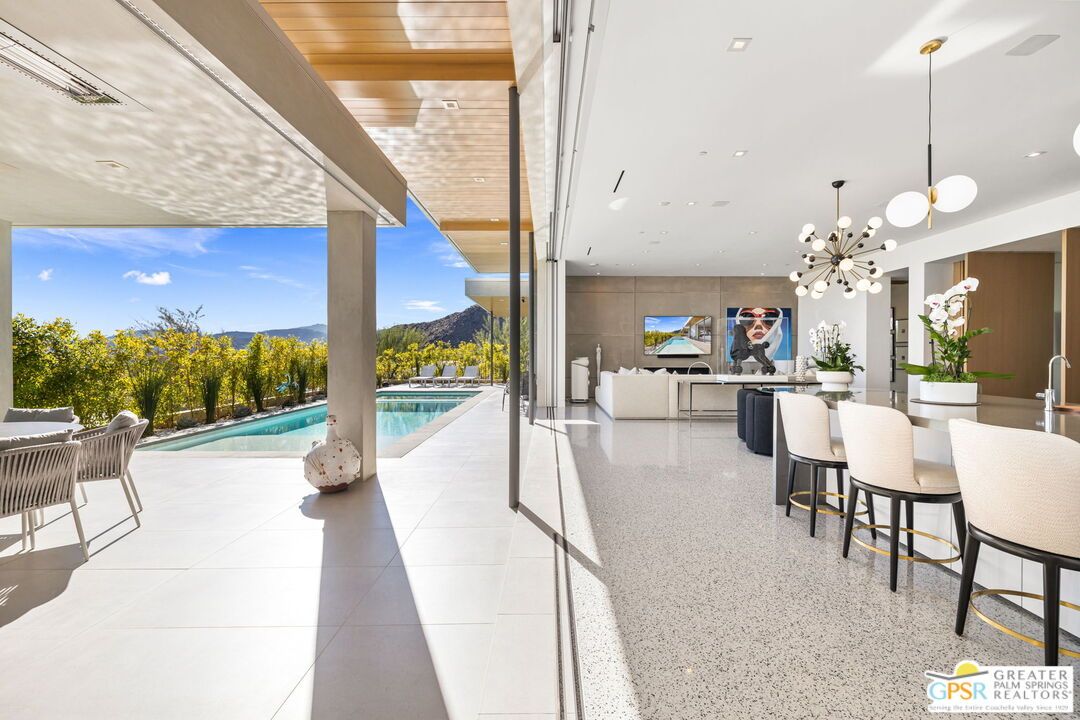 Dining room, Interior, Pendant Lights, Pool, Recessed Lighting