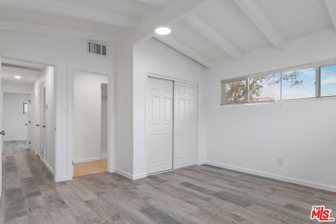 Empty room, Interior, Pendant Lights, Recessed Lighting, Wood Texture Flooring