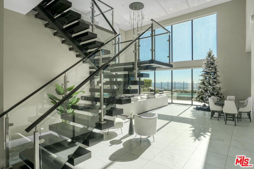 Dining room, Interior, Pendant Lights, Recessed Lighting, Water