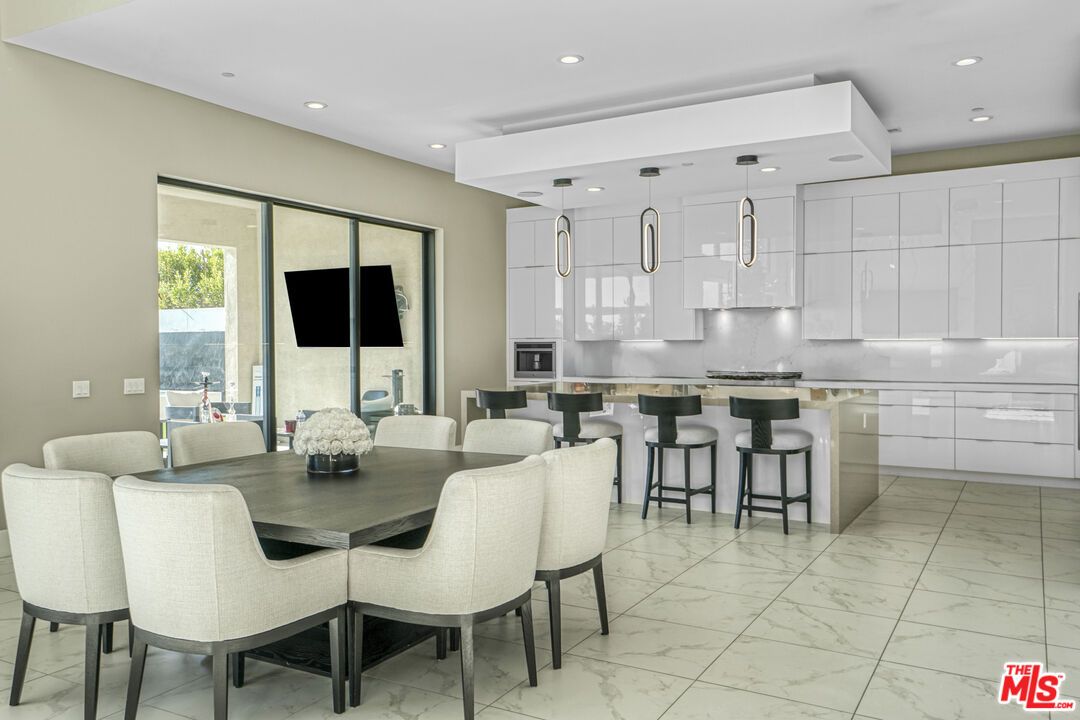 Dining room, Interior, Kitchen, Marble, Pendant Lights, Recessed Lighting