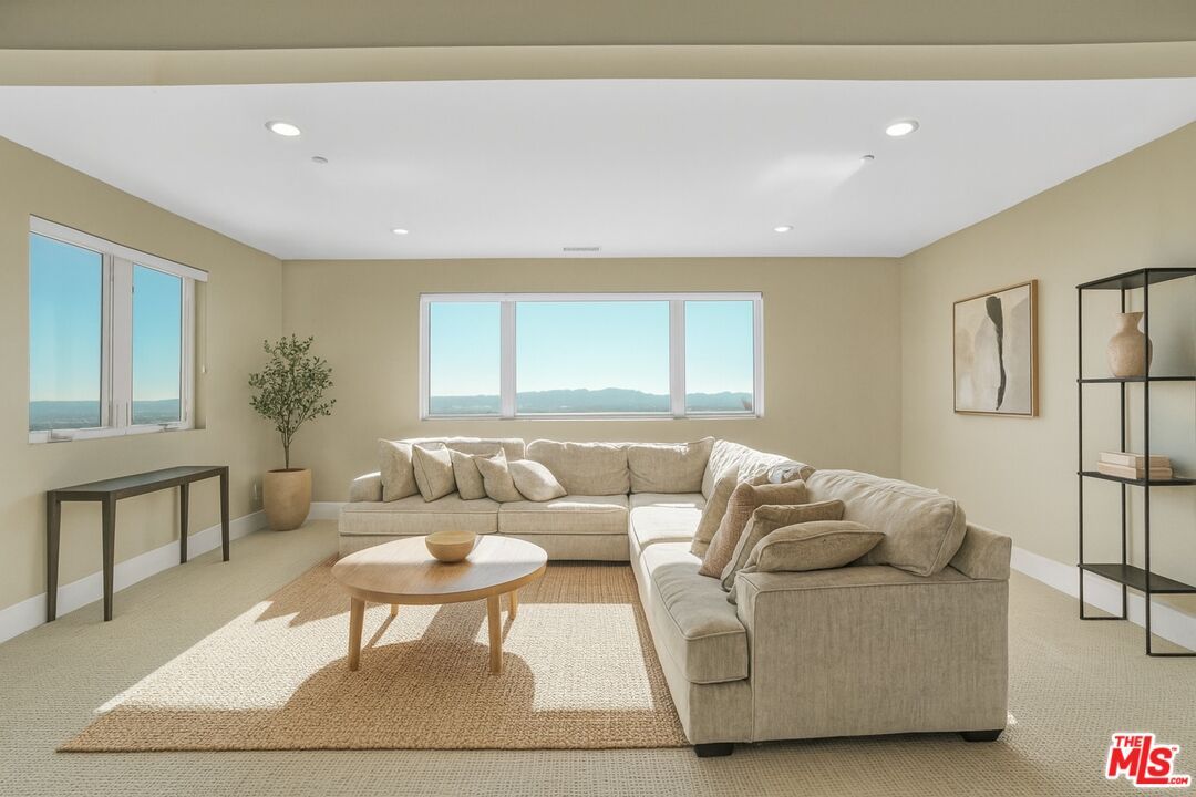 Interior, Living room, Recessed Lighting, Water
