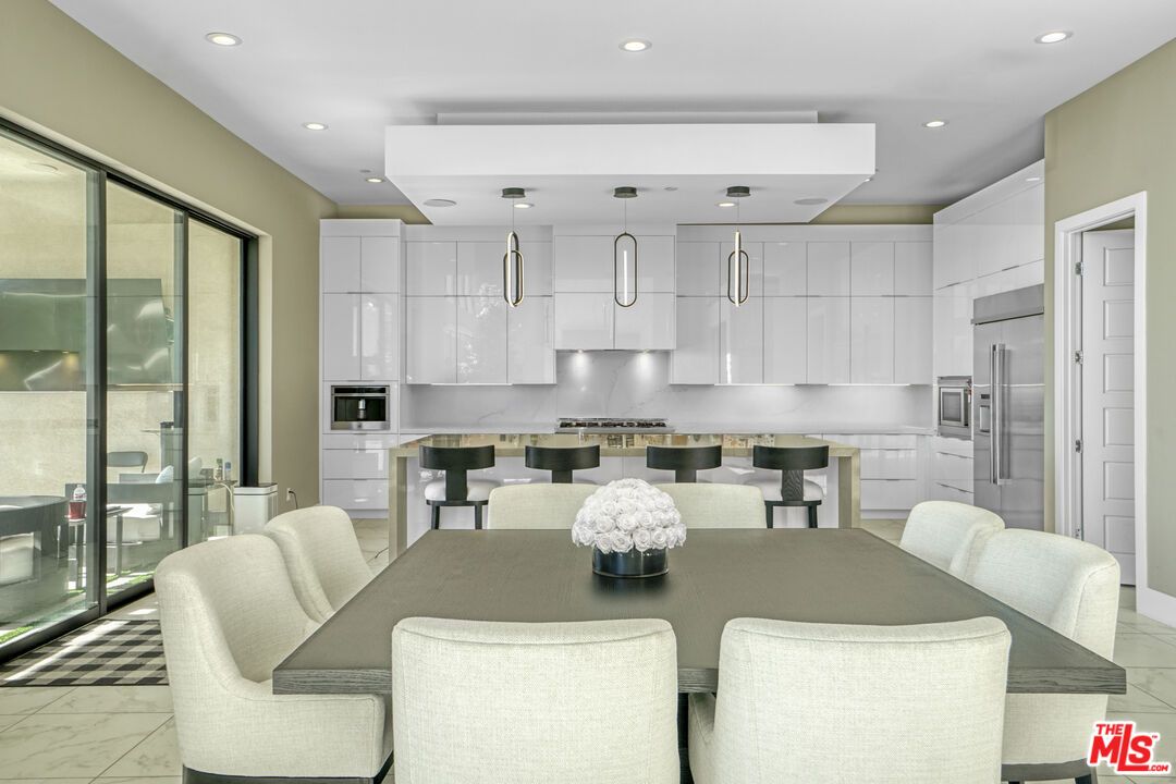 Dining room, Interior, Kitchen, Marble, Pendant Lights, Recessed Lighting, Stainless Steel Appliances