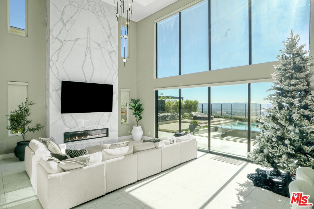 Fireplace, Interior, Living room, Marble, Marble Walls, Pendant Lights, Water