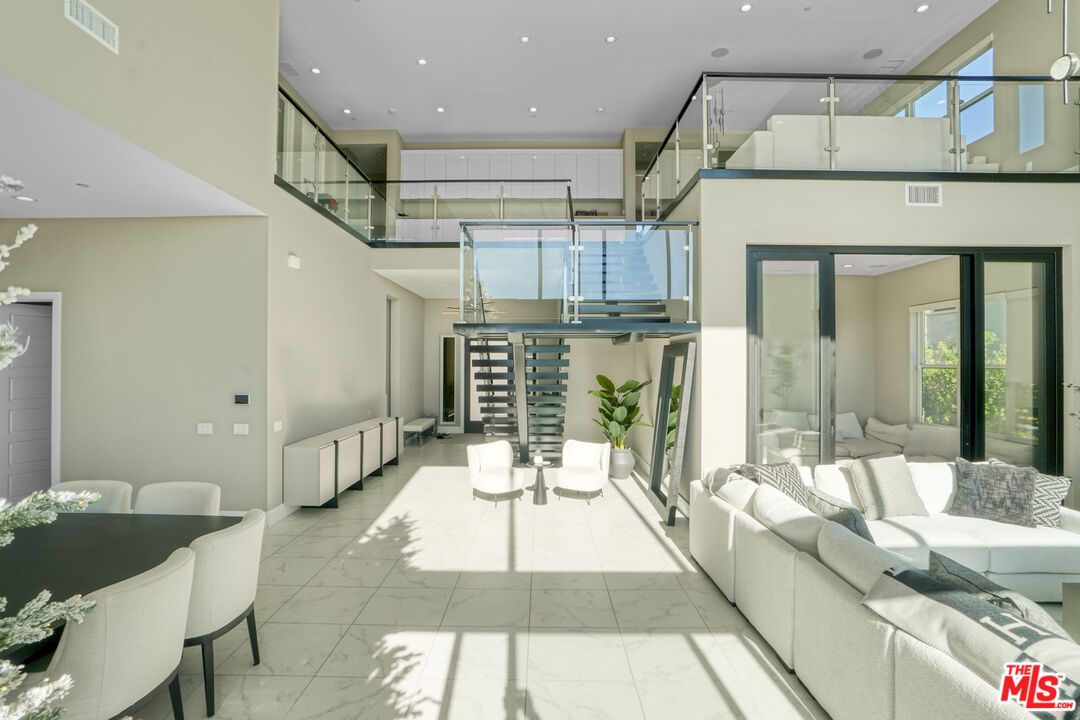 Interior, Living room, Marble, Pendant Lights, Recessed Lighting