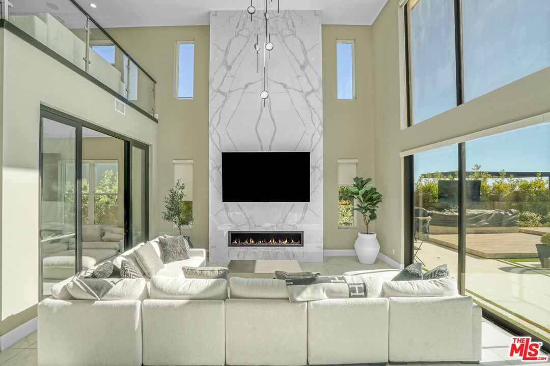 Fireplace, Interior, Living room, Marble Walls, Recessed Lighting