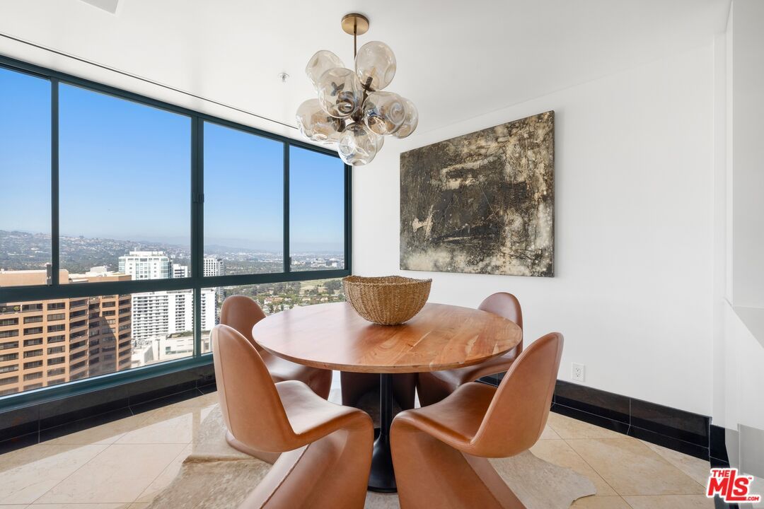 Chandelier, Dining room, Interior, Pendant Lights