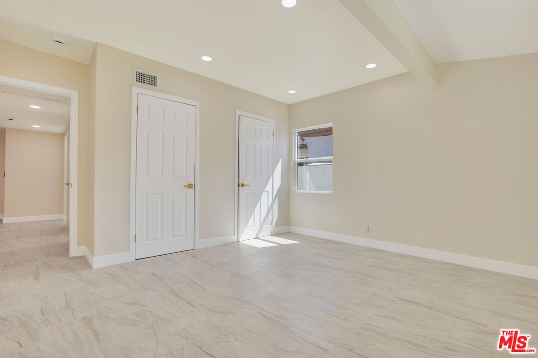 Empty room, Interior, Marble, Recessed Lighting