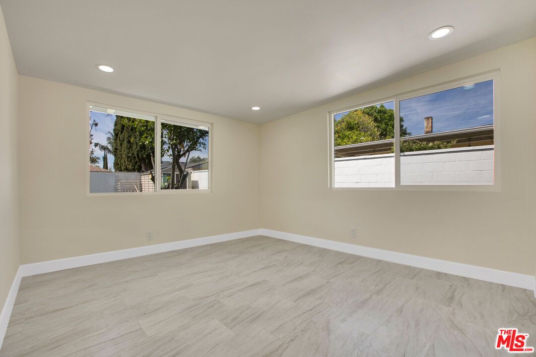 Empty room, Interior, Marble, Recessed Lighting